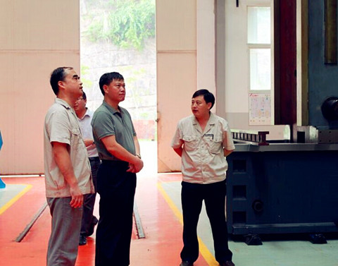 宜昌市市委常委、高新區(qū)黨工委書記莊光明同志蒞臨宜昌長機科技公司指導工作
