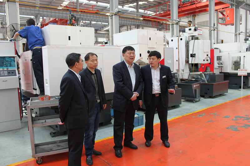 中國機械工業(yè)聯(lián)合會執(zhí)行副會長楊學桐蒞臨我公司指導工作
